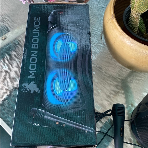 Moon Bounce Karaoke Speaker 15’ Tall - Picture 8 of 8